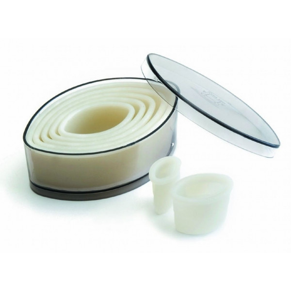 CAJA DE 7 CORTAPASTAS OVALES NYLON "LISO".