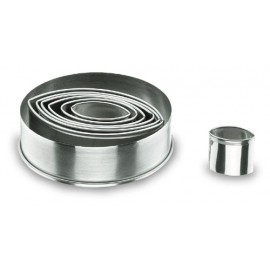 CAJA DE 7 CORTAPASTAS OVALES LISOS INOX 18/10