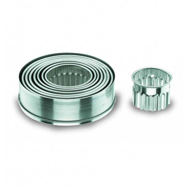 CAJA DE 9 CORTAPASTAS REDONDOS RIZADOS INOX 18/10